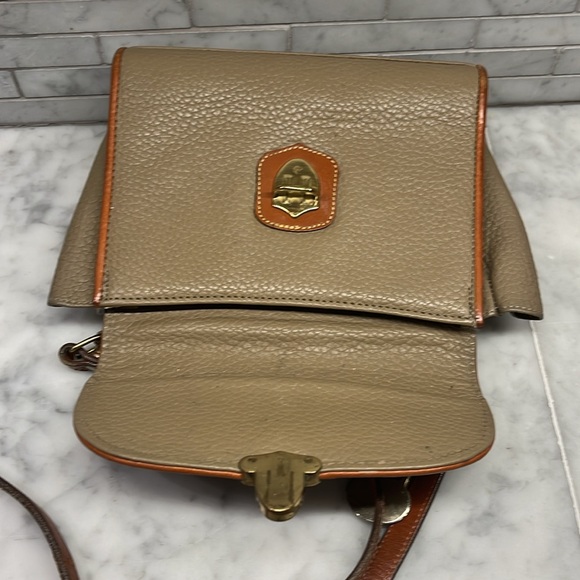 Vintage Dooney and Bourke AWL 90s Mini  Crossbody  6.5” tall  7.5”wide  3” deep - Picture 5 of 10